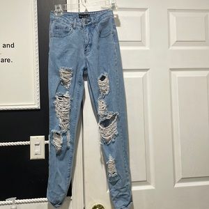 PRETTYLITTETHING PETITE SIZE 00 Ripped Jeans